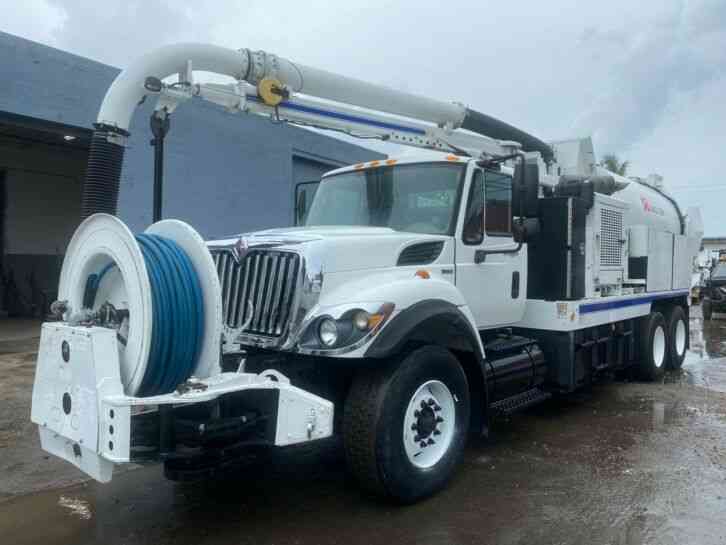 VAC-CON VACTOR VACUUM TRUCK HYDRO EXCAVATOR SEWER JETTER COMBO TRUCK (2011)